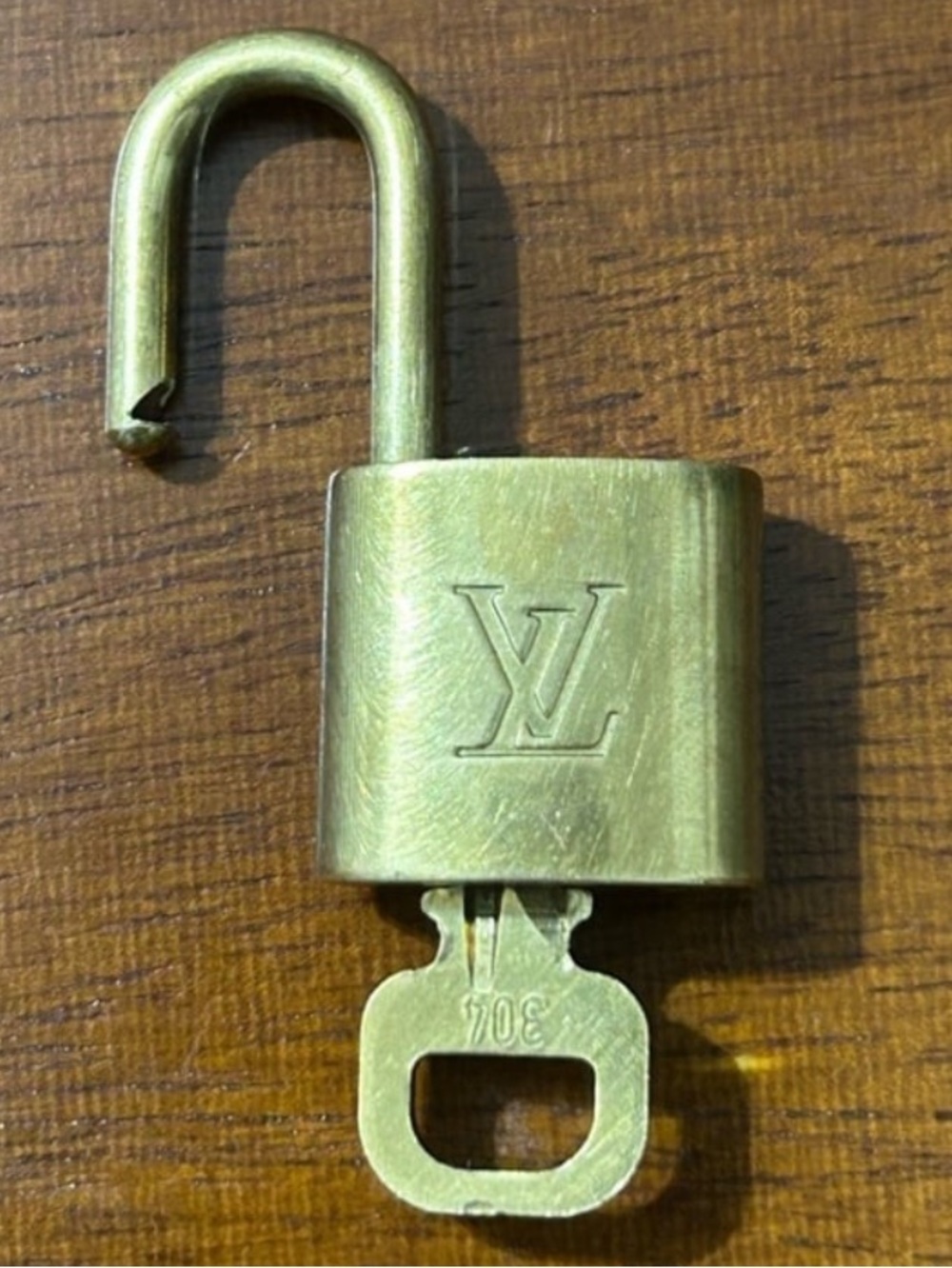 Louis Vuitton padlock with key #304